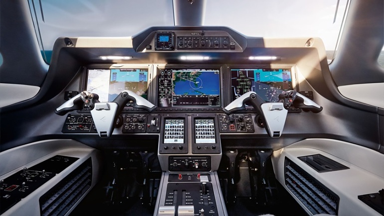 Le Phenom 100EV d'Embraer Executive Jets dispose d'une vision synthétique standard et d'une vitesse de croisière maximale de 406 nœuds