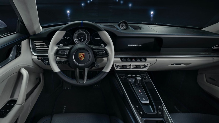 Intérieur de la Porsche 911 Turbo S Embraer