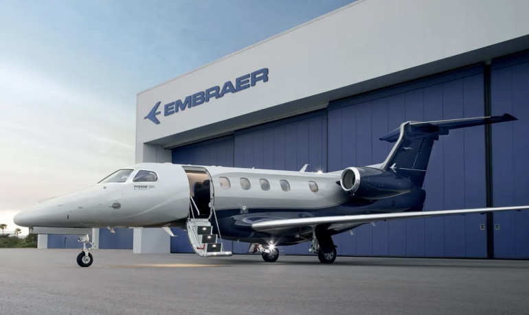 Embraer Phenom 300