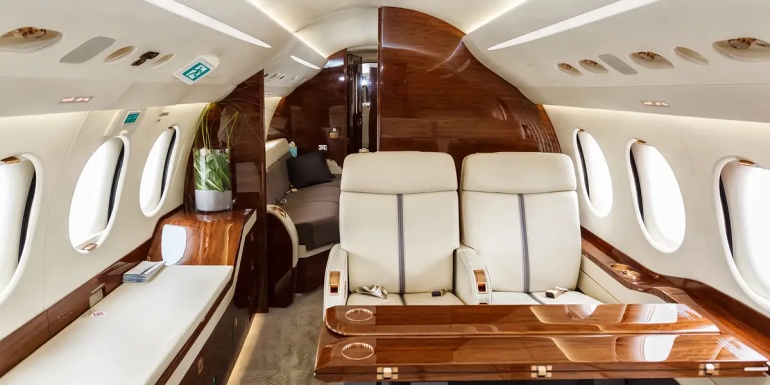 Intérieur luxueux d'un jet privé