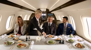 Découvrir comment se passe les repas à bord d'un jet privé