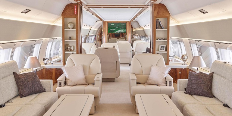 Intérieur luxe et design d'un Boeing 737 privé